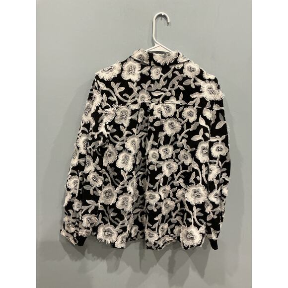 Chicos Womens Embroidered Button Up Shirt Size 2.5 L XL Black White Floral Boho - Picture 5 of 8